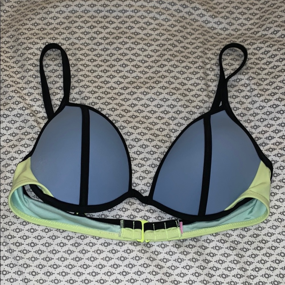 Victoria’s Secret Top